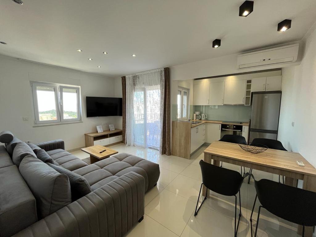 Apartments Pivac Makarska Buitenkant foto